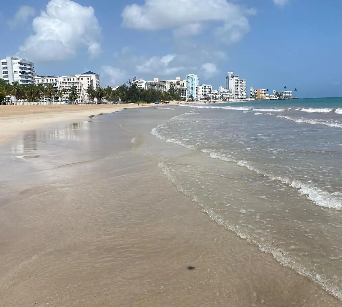 Beachfront Wave At Isla Verde San Juan 0*,  Porto Rico